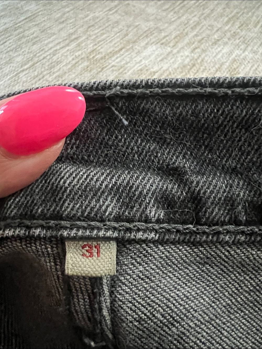 Levi’s Cuffed High Rise Shorts - Picture 2 of 4